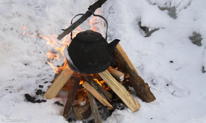 Winter Schnee Lagerfeuer Kochen