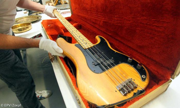 Die Gitarre der Spider Murphy Gang im Museum der Bayerischen Geschichte in Regensburg