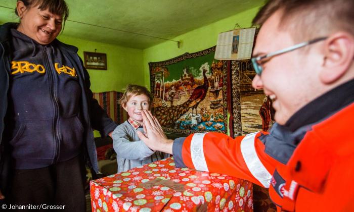 Weihnachtstrucker bringen Geschenke u.a. nach Rumänien