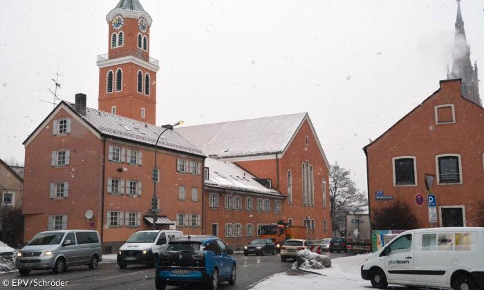Lutherkirche mit Gemeindehaus