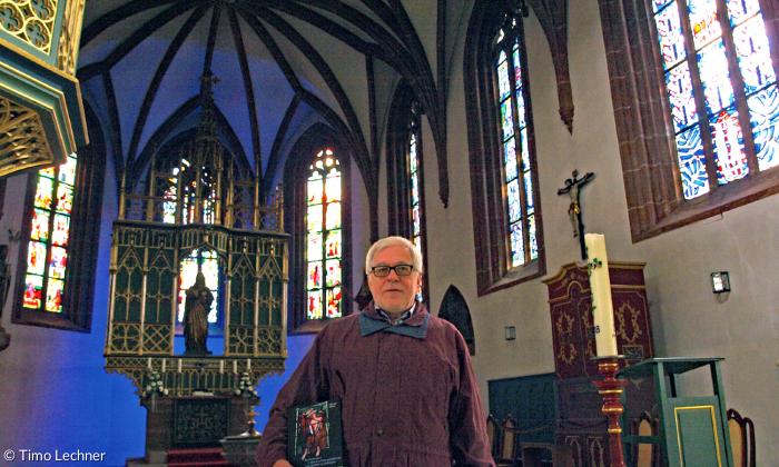 Hans-Otto Schmitz mit Buch St. Michael Fürth