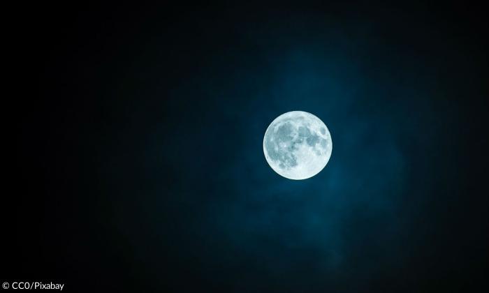 Der Mond ist aufgegangen.