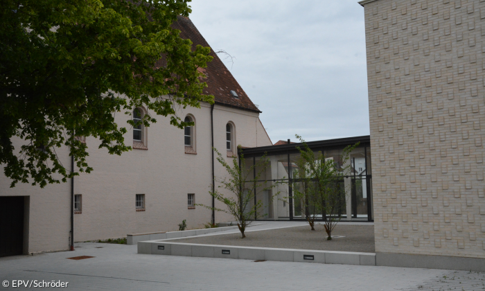 Vorplatz Christi-Himmelfahrts-Kirche Freising 