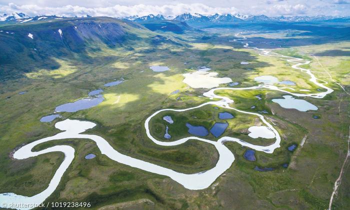 Nur auf dem Planeten Erde kommt in unserem Sonnensystem Wasser direkt an der Oberfläche flüssig, gasförmig und fest vor – als Wasser, Wolken und als Eis.