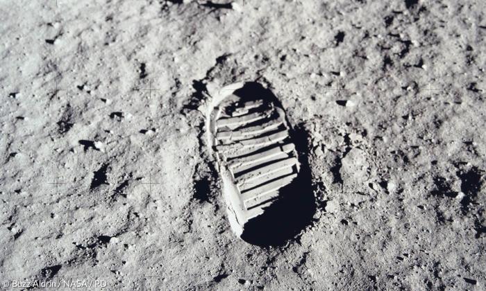 Der Fußabdruck von Buzz Aldrin auf dem Mond.