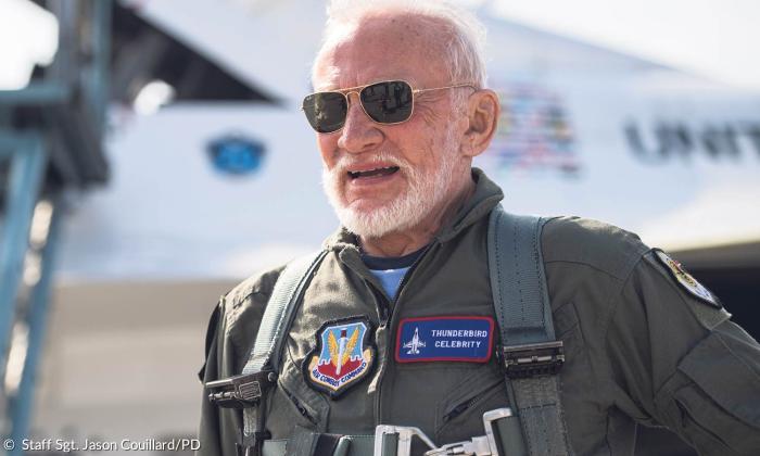 Buzz Alrin mit 89 Jahren