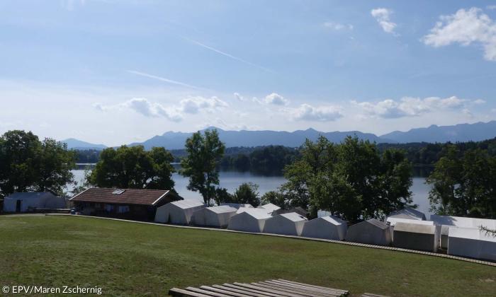 Zelte mit Bergblick