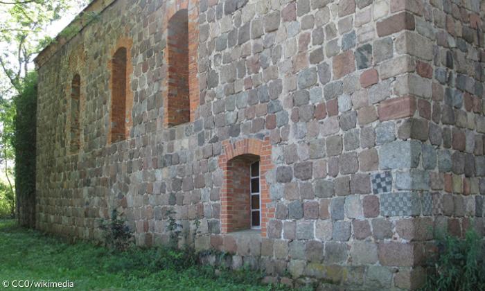 Ecksteine an der Dorfkirche in Grunow