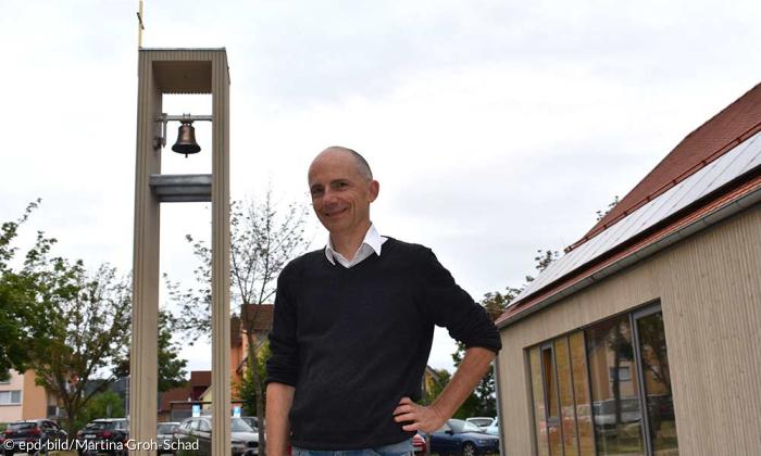 Endlich bekam die Kirchengemeinde Wenzenbach eine neue Glocke und ein neues Gebäude