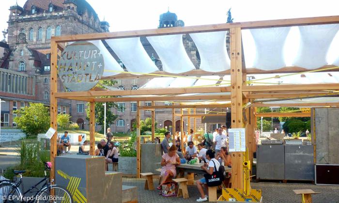 Café-Projekt "Kulturhauptstädtla" auf dem Nürnberger Richard-Wagner-Platz 