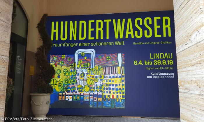 Eingang zur Hundertwasserausstellung in Lindau