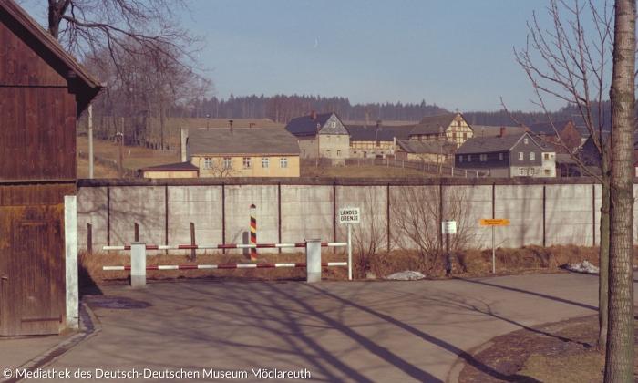 Mödlareuth 1980 innerdeutsche Grenze Mauer DDR BRD