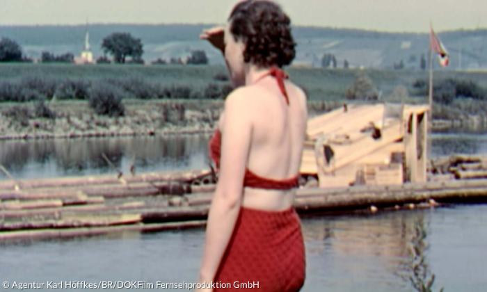 Doku »Jahre der Verführung« - Im Sommer 1938 an der Volkacher Schleife: Eine junge Frau schaut auf den Main.