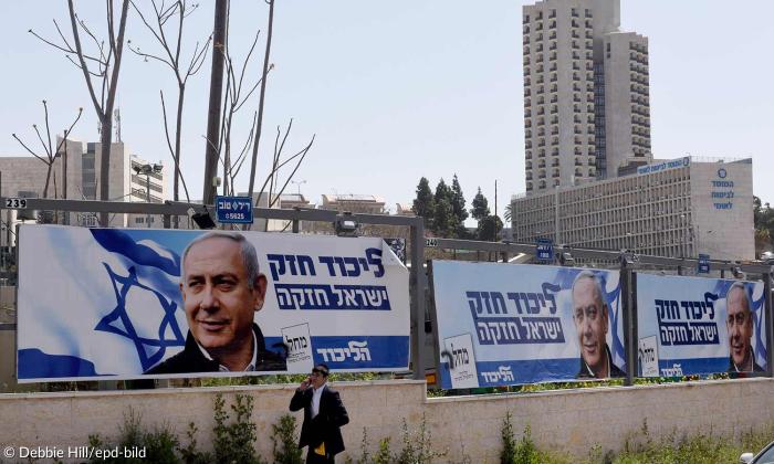 Wahlplakate des israelischen amtierenden Premierministers Benjamin Netanyahu in Jerusalem 