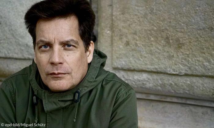 Der Münchner Regisseur und Autor Carsten Degenhardt will seinen ersten Langfilm "Finsternis" drehen