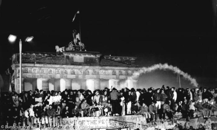 Silvester 1989/90 vor dem Brandenburger Tor