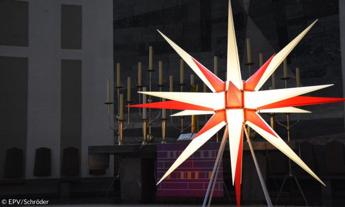 Herrnhuter Weihnachtsstern XXL Matthäuskirche München Advent Leuchten