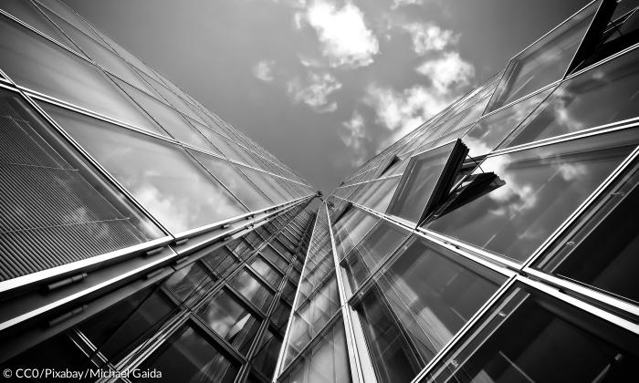Bürogebäude Hochhaus Glas Spiegelung