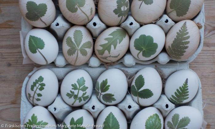 Eier Ostern Blätter Blättlaseier
