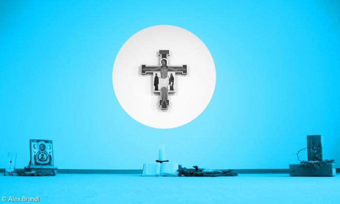Communität Christusbruderschaft Selbitz Kreuz Kruzifix Jesus Altar Kirche