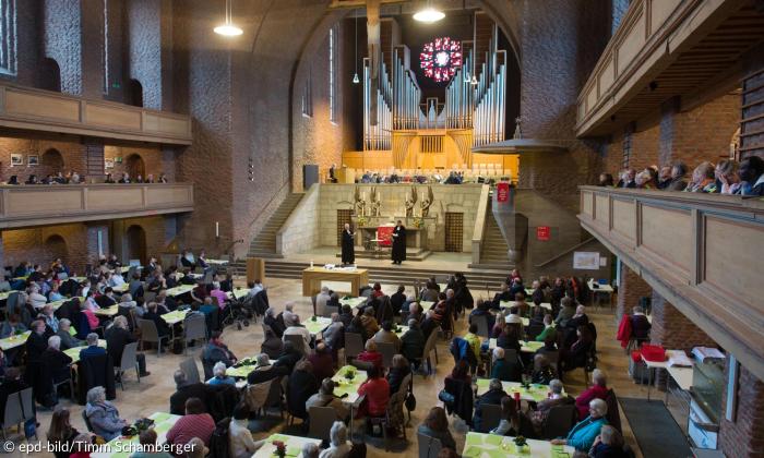 Mit einem Gottesdienst war am Sonntag (17.01.2016) die erste Nürnberger Vesperkirche eröffnet worden