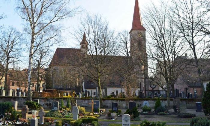 St. Leonhard Evangelische Kirche Nürnberg Friedhof außen