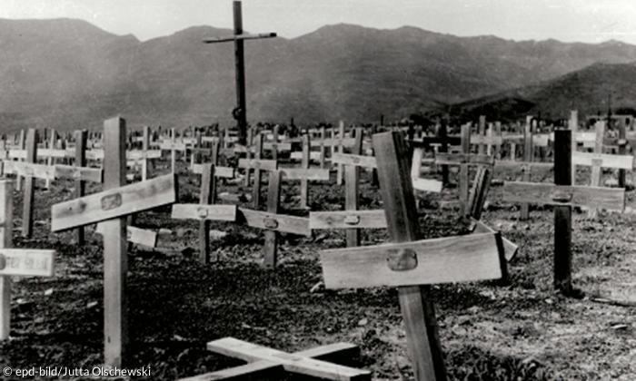 Korsika: Alte Fotografie vom ehemaligen Soldatenfriedhof vor Umbettung nach Bastia.