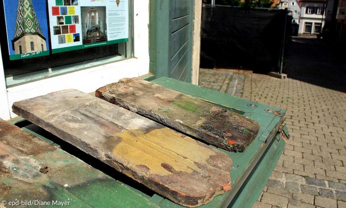Alte Dachziegel der Seekapelle in Bad Windsheim zum Mitnehmen.
