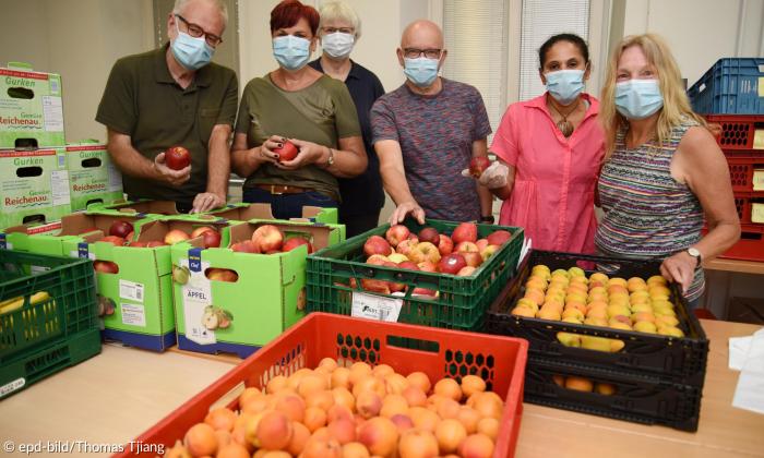 Obdachlosenfrühstück Ehrenamtliche Nürnberg Lebensmitteltüten