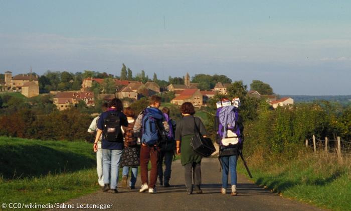 Jugendliche vor Taizé