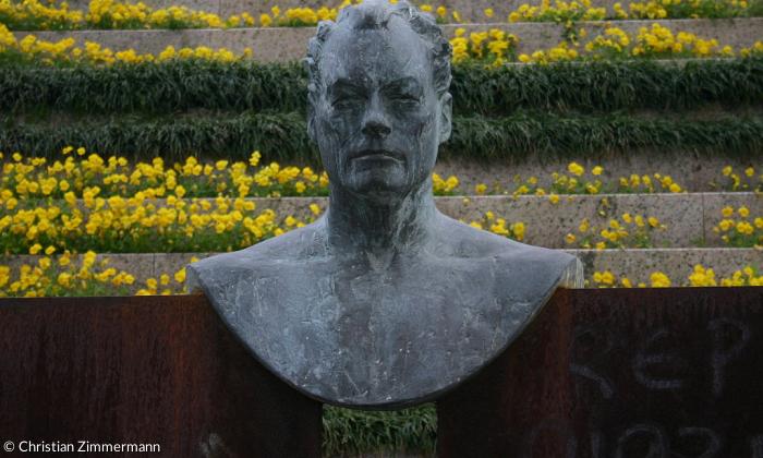 Willy Brandt Denkmal Porto