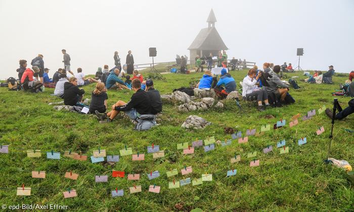 Berggottesdienst im Nebel