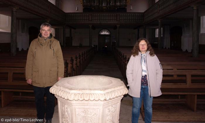 Pfarrer Peter Baumann und Dagmar Fischer