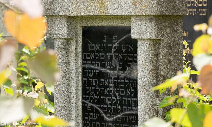 Grabstein auf dem jüdischen Friedhof in Franken
