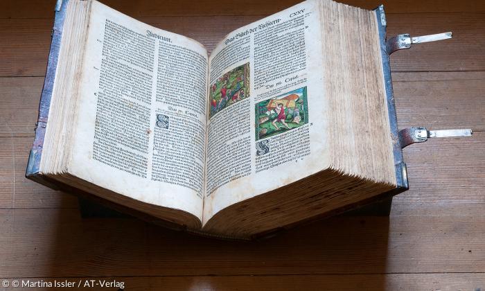 Die Froschauer-Prachtbibel von 1531 – ausgestellt im Zürcher Grossmünster.