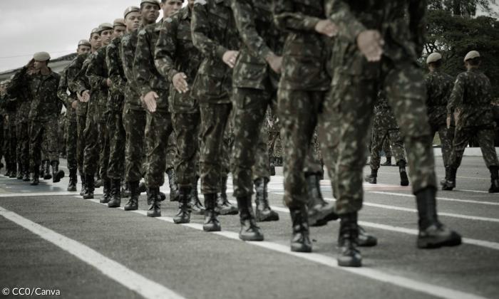 Soldaten marschieren