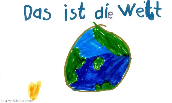 Ein von einem kleinen Kind gemaltes Bild. Oben steht mit Buntstiften gemalt in blau "Das ist die Welt". Darunter ist die Weltkugel abgebildet mit einem sehr großen zusammenhängenden blauen Anteil und vier kleineren grünen Flecken. Links unter der Erde ist in Gelb die Sonne zu erkennen.