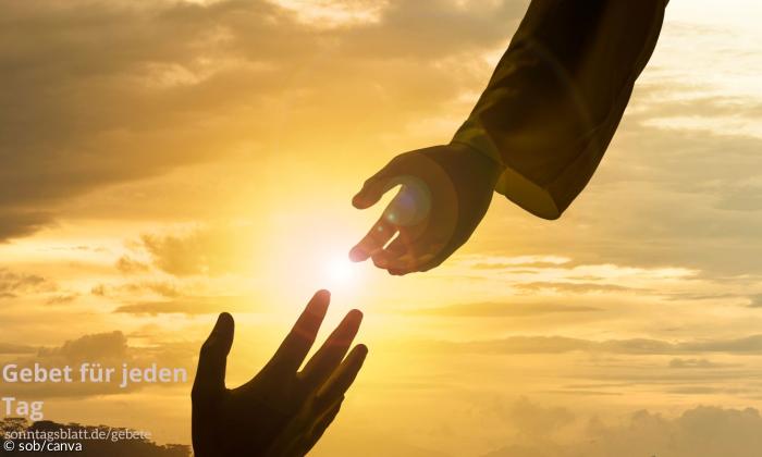 Eine Hand aus dem Himmel richtet sich auf eine Hand von der Erde.