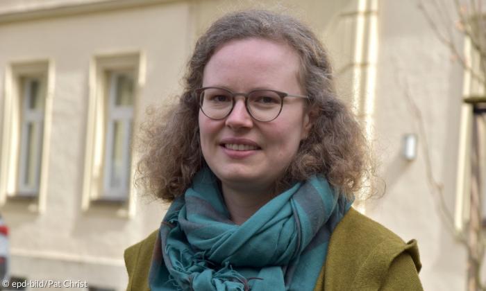 Eine Frau mit Brille