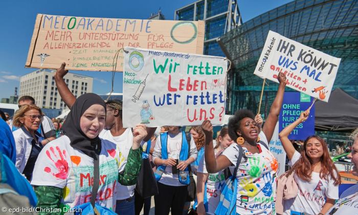Demonstration Fachkräftemangel