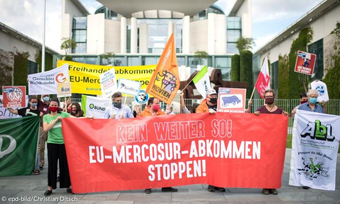 Demonstration vor dem Kanzleramt