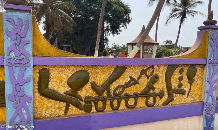 Erinnerung an das Schicksal der Sklaven: das Memorial Zomachi, Ouidah, Benin.