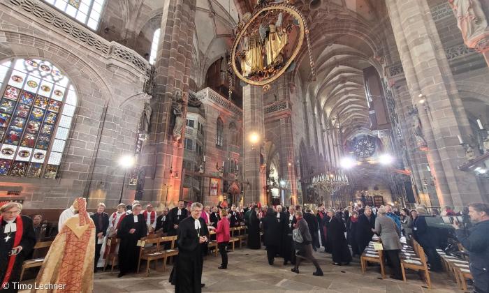 bischofsweihe_lorenzkirche_aufstellung