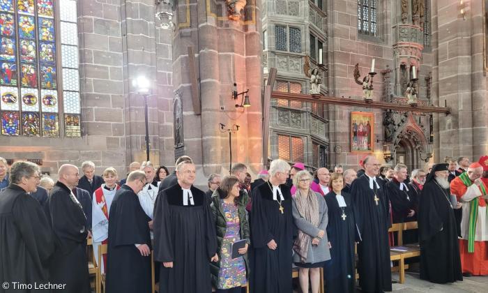 bischofsweihe_lorenzkirche_einzug
