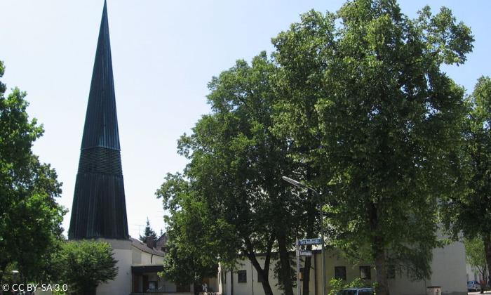 Kirchengebäude der Emmauskirche 