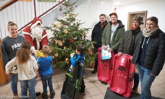Spendenübergabe an Kinderwohngruppen
