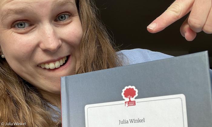 Julia Winkel und ihr Buch
