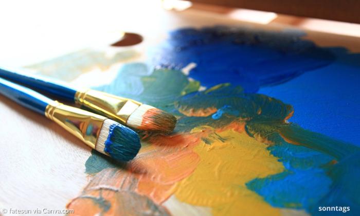 Pinsel auf Palette 