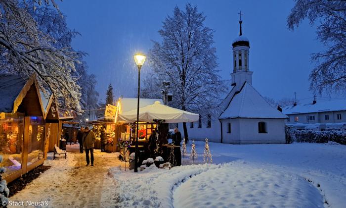 Neusässer Weihnachtsmarkt bei Augsburg