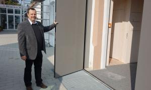 Pfarrer Hans-Joachim Scharrer vor Umbau